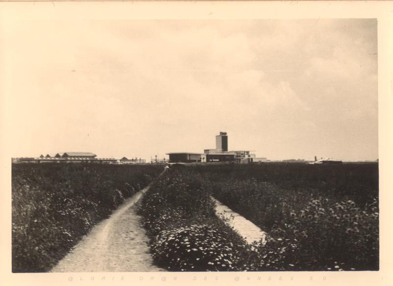 Maison Blanche avril 1956 La tour de controle.jpg